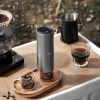 Portable electric coffee bean grinder (vehicle wireless charging grinding 25 cups / time, 5600 mAh lithium capacity, coffee bean capacity 25g)